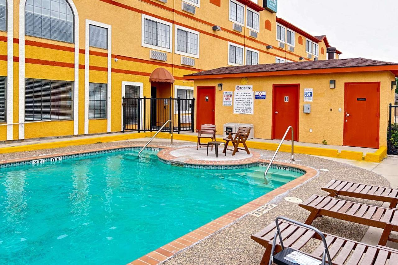 Quality Suites San Antonio Extérieur photo